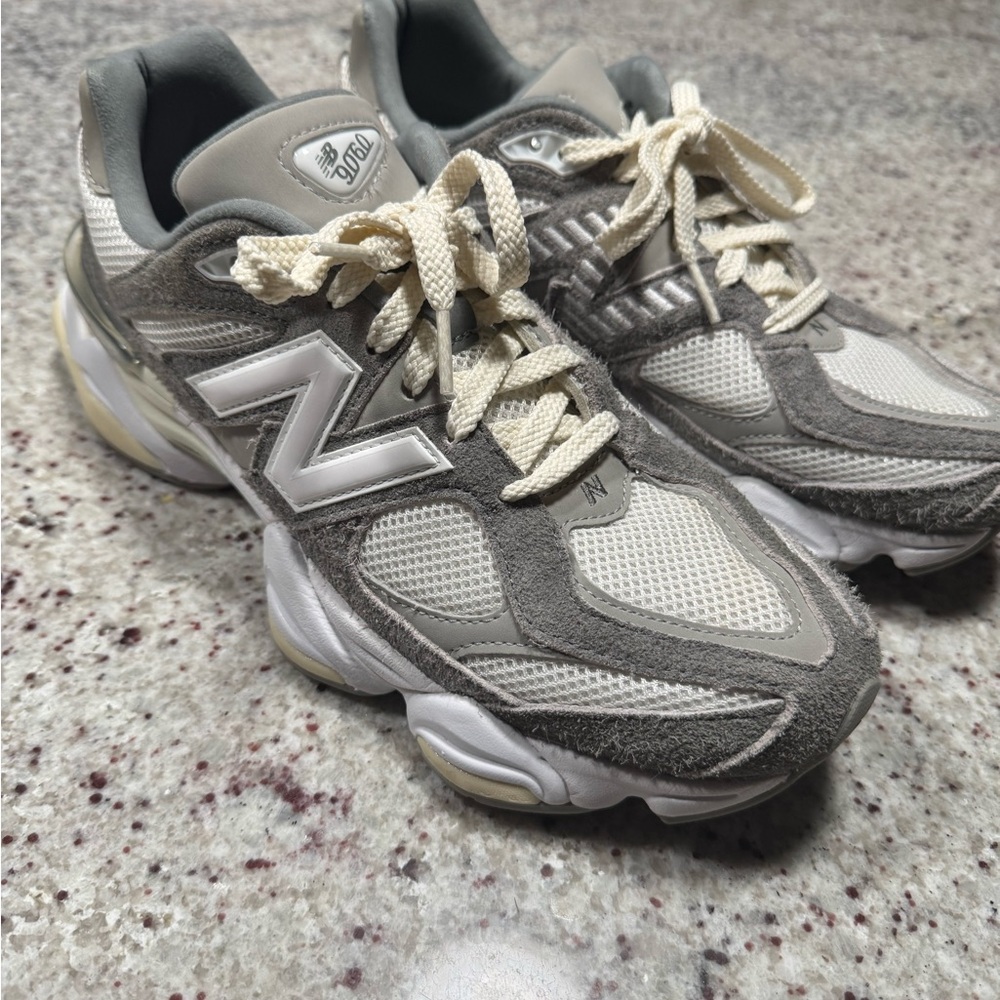 New Balance 9060 men’s size 10